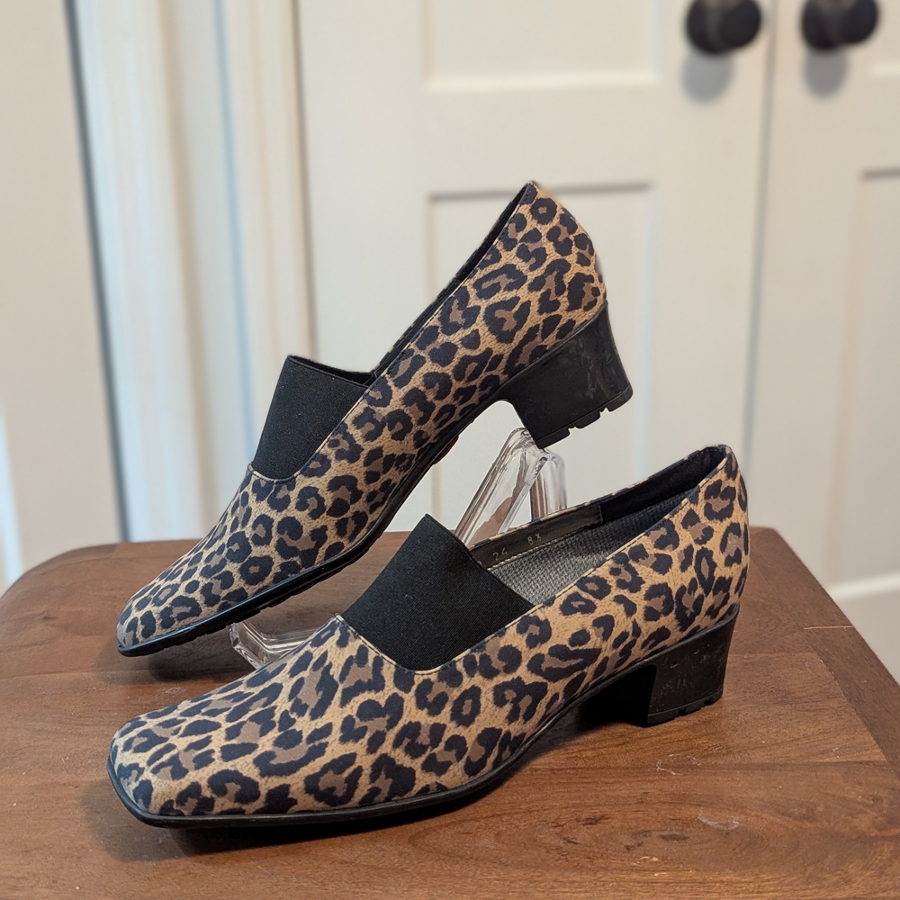 Sesto Meucci Slip-ons Flats Leopard Print Sz 8.5 Excel Used Cond Waterproof